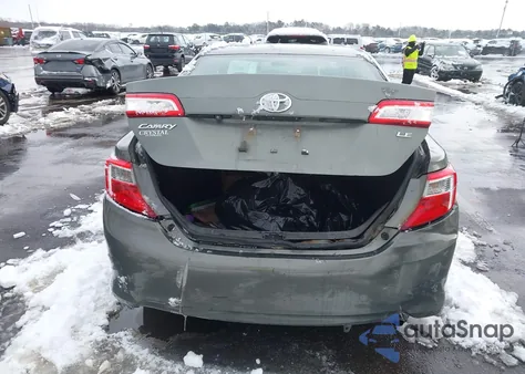 2014 Toyota Camry Le z USA, uszkodzony, nr VIN 4T1BF1FK4EU868729